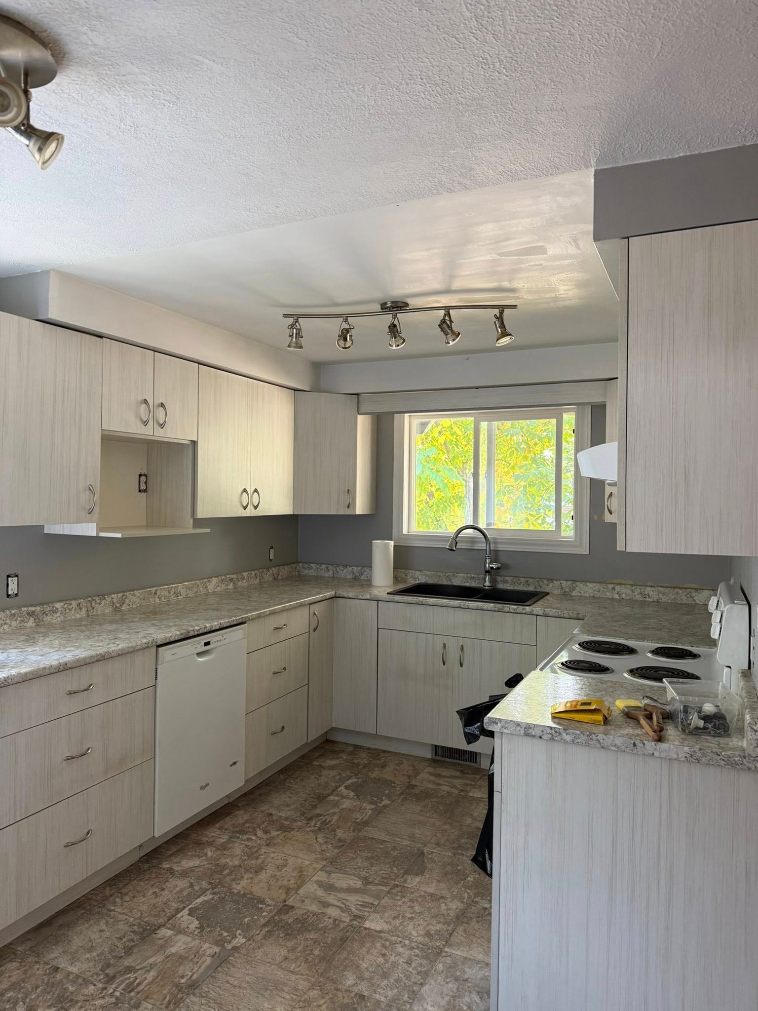 Cabinet refinishing in an Algonquin, IL kitchen