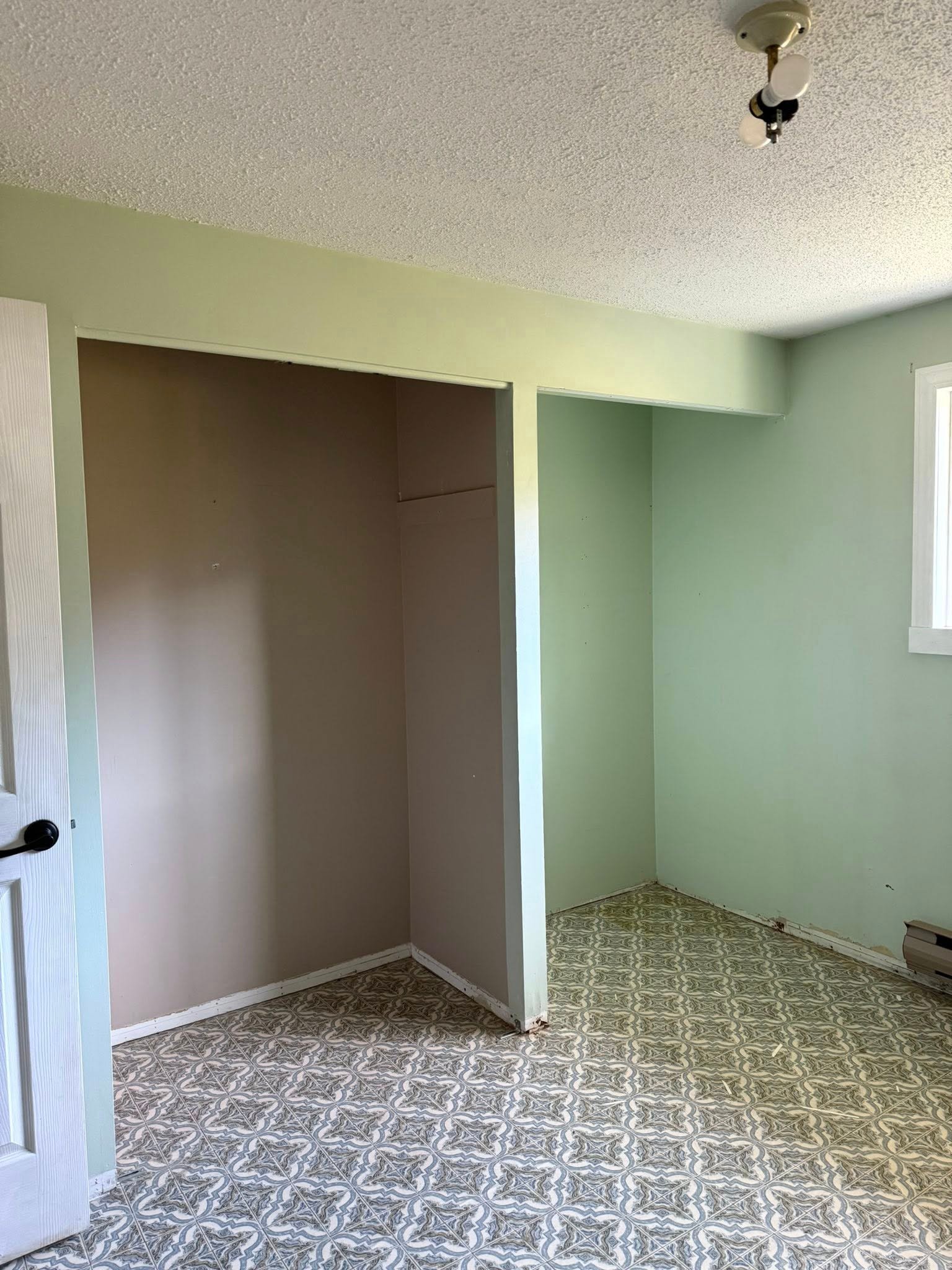 Drywall installation in an Algonquin, IL home